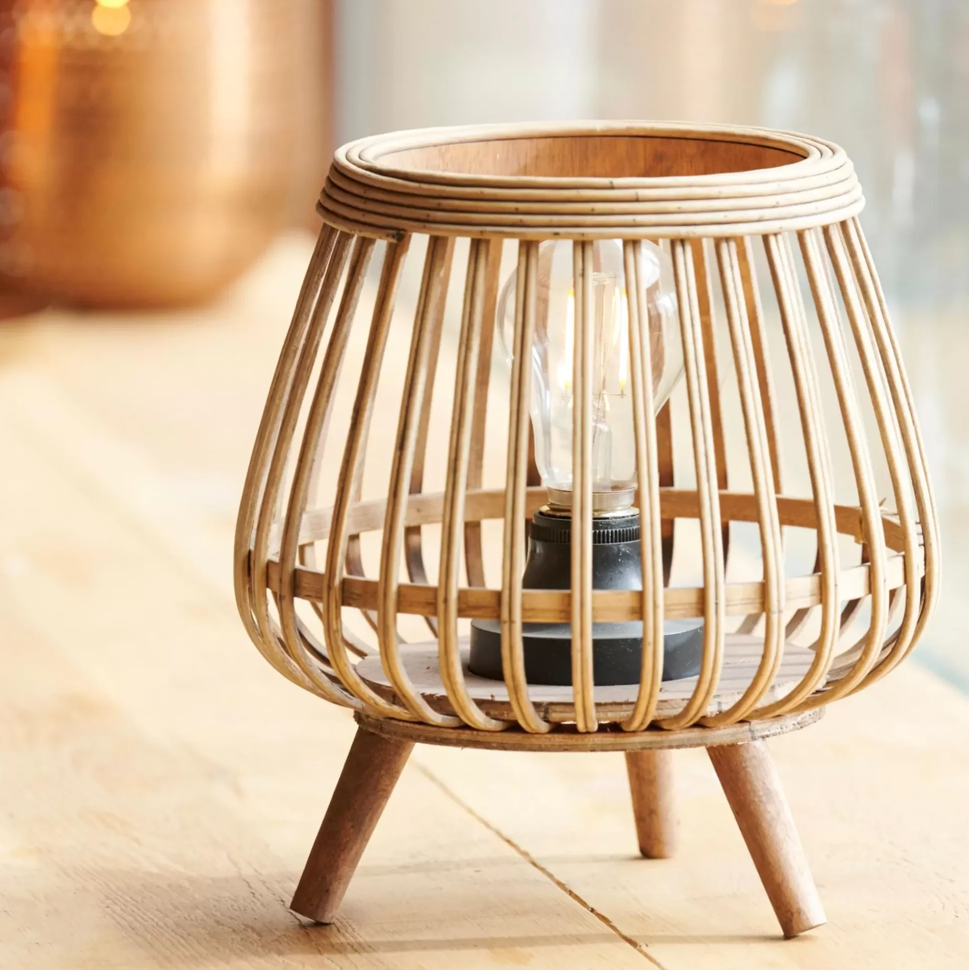 Lamparas De Mesa<CASA Bloq Lampara E27 2X Pila Aa No Incl.