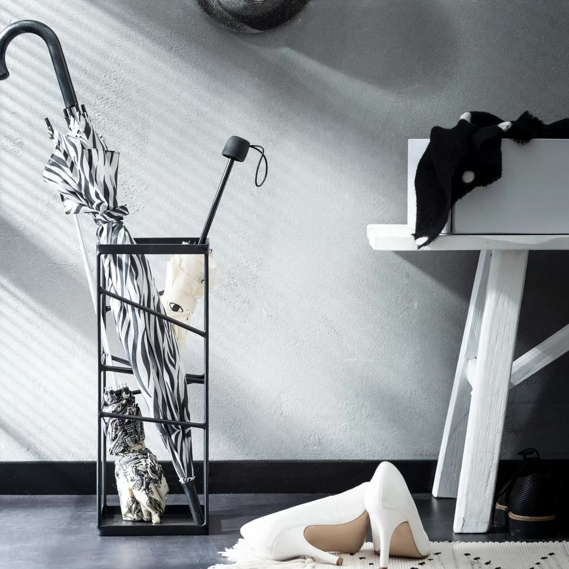 Paragueros<CASA Caos Paraguero Negro