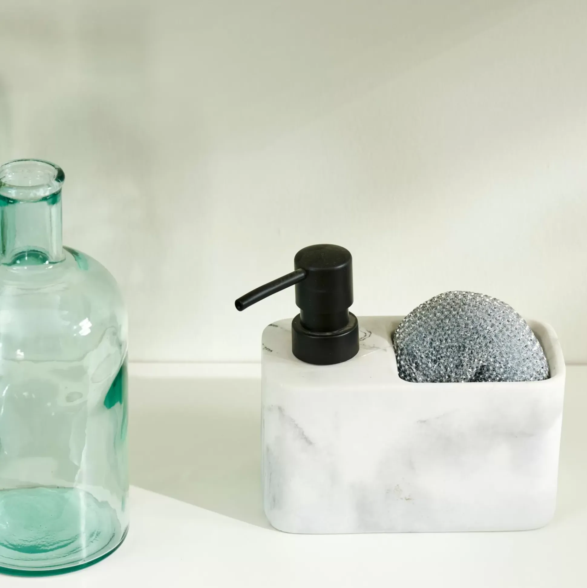 Fregar<CASA Shadow Dispensador De Jabon Con Esponja Negro, Blanco